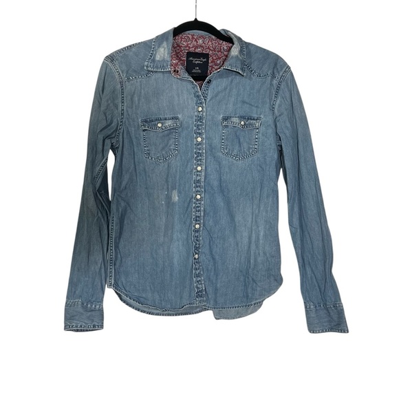 American Eagle Destroyed Denim Shirt Pearl Snaps Floral Lined Size Large - Picture 1 of 12